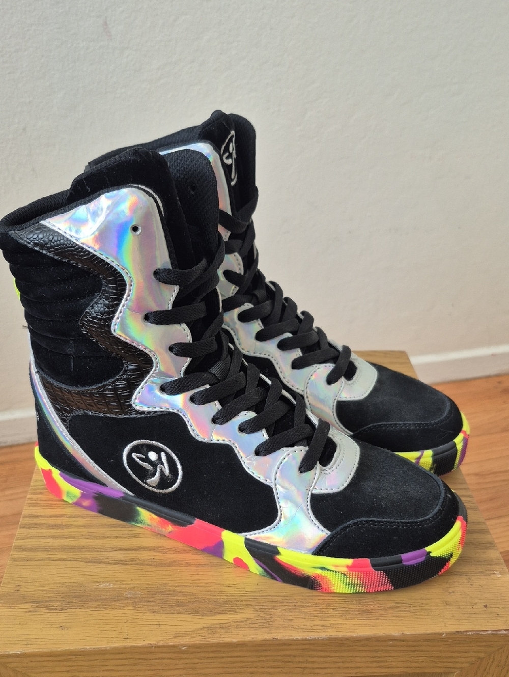 NWOB  ZUMBA HIGH TOP SHOES TRAINERS DANCE FITNESS - Orlando ZCON